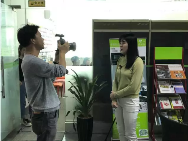 韓國(guó)記者采訪報(bào)道這次手板廠組建的學(xué)習(xí)的過(guò)程
